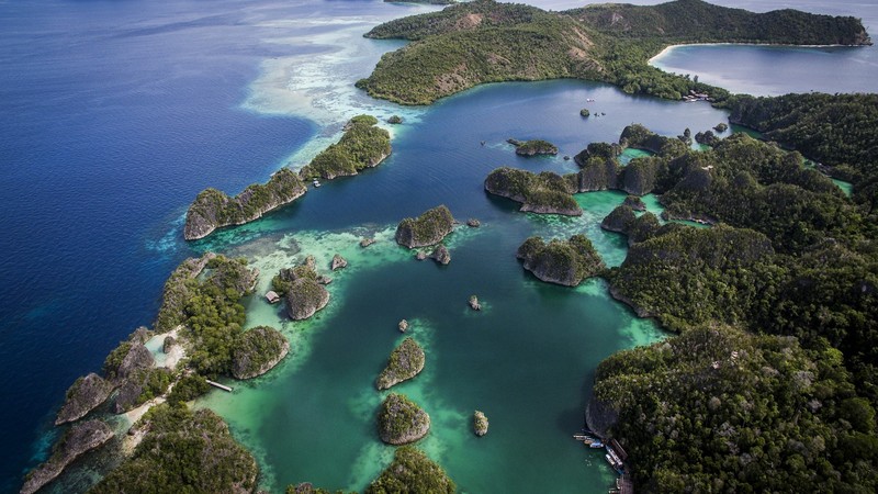 nature, landscape, far view, island, sea, water, aerial view, boat, trees, forest, Papua New Guinea, Indonesia, Fam Islands