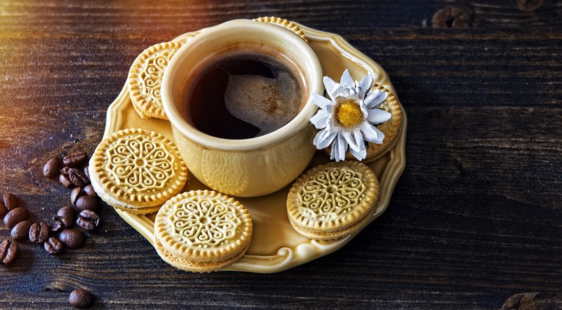 sweets, cup, coffee beans, coffee, food, biscuit, flowers, cookies, wooden surface
