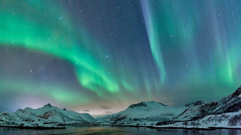 nature, landscape, stars, night, mountains, water, snow, snowy mountain, aurorae, lights, trees, lake, Lofoten Islands, Norway