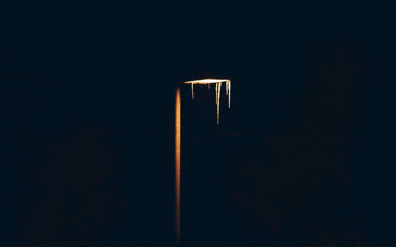 lantern, pillar, dark, minimalism, lights, icicle