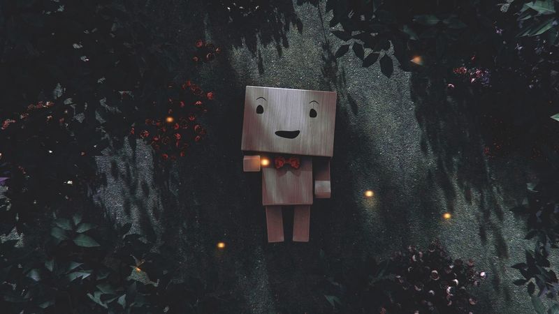 danbo, cardboard robot, branches, leaves, 4k