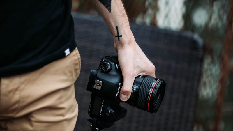 camera, hand, tattoo, photographer, 4k