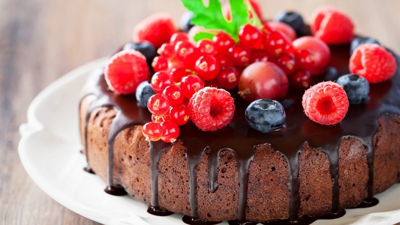 chocolate cake, berries, plates, food, dessert, sweets, blueberries, raspberries, red currant, chocolate