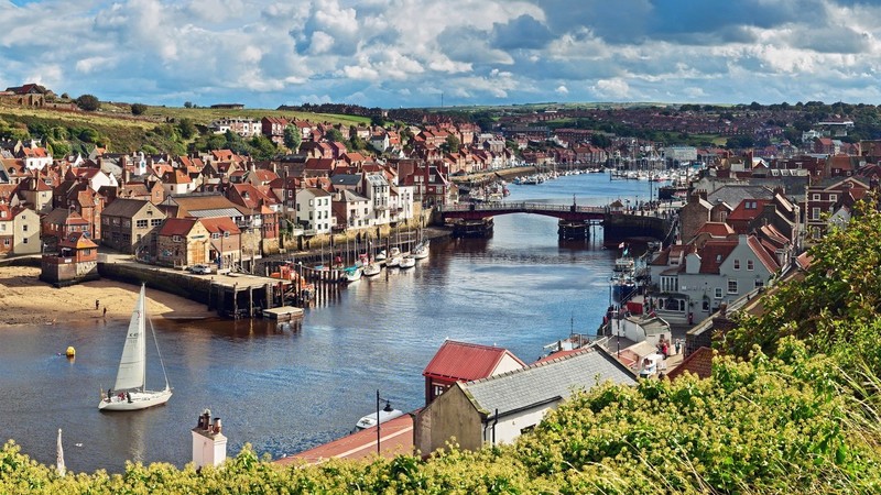 England, North Yorkshire, city, building, river, bridge, boat, landscape, nature, plants, clouds, sky, daylight