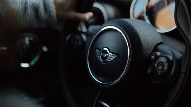 mini cooper, car, steering wheel, hand, 4k
