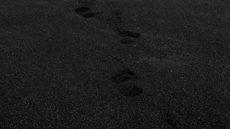 sand, traces, bw, granules, 4k