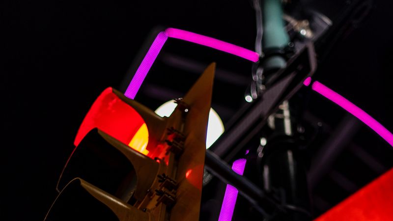 traffic light, light, city, neon, lights, 4k
