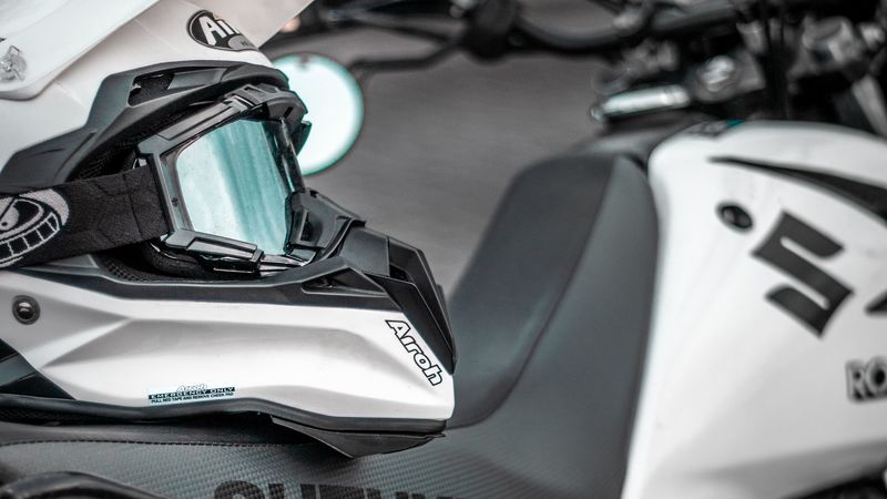 suzuki, motorcycle, helmet, bike, 4k