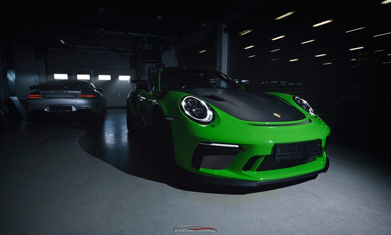 Porsche, vehicle, car, depth of field, Garage, 500px, green cars, Porsche 911 GT2 RS