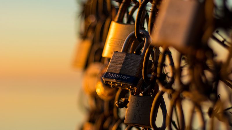 locks, blur, mesh, closed, 4k