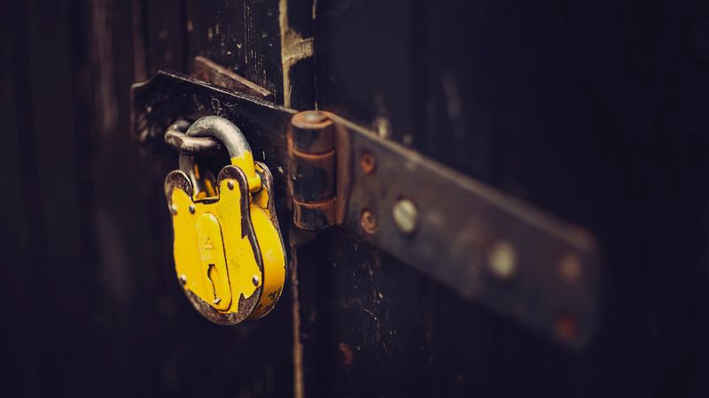 lock, rust, yellow, closed, 4k
