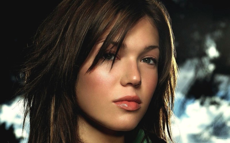 brunette, women, looking at viewer, portrait, Mandy Moore