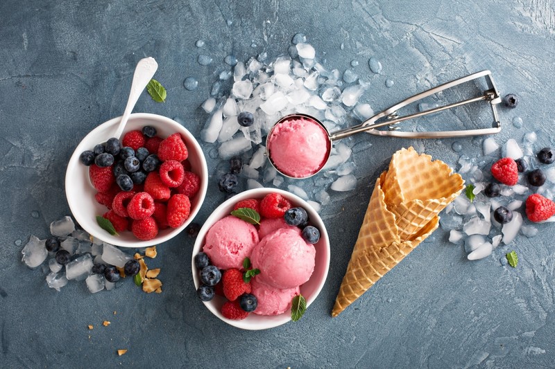 food, sweets, ice cream, fruit, berries, ice, blueberries, raspberries, mint leaves