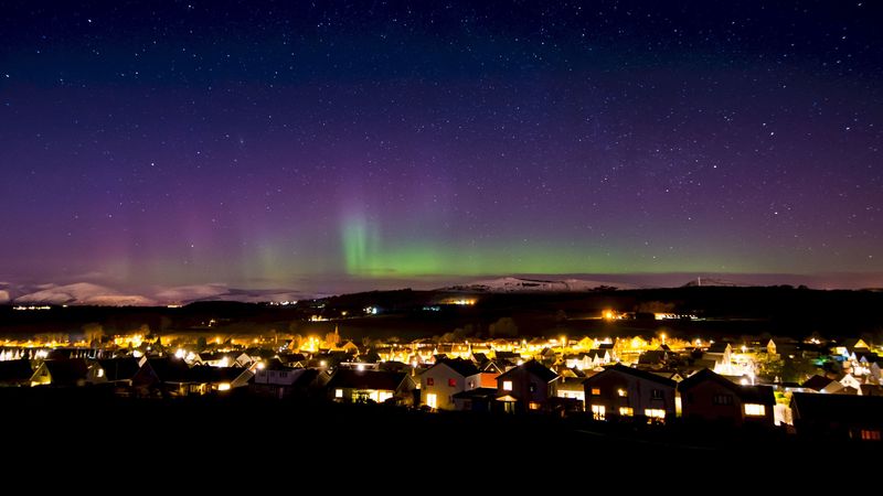 northern lights, aurora, starry sky, village, city, light, stars, scotland, 4k