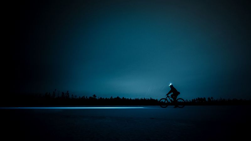 cyclist, night, bike, silhouette, light, horizon, 4k