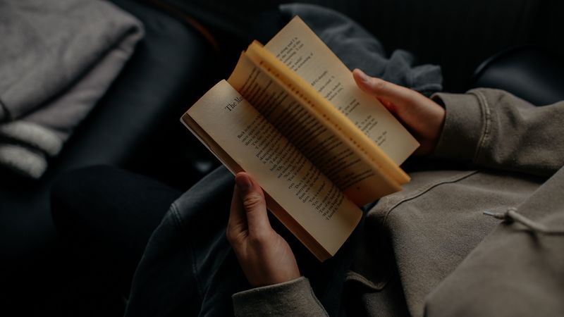 book, hands, reading, fingers, 4k