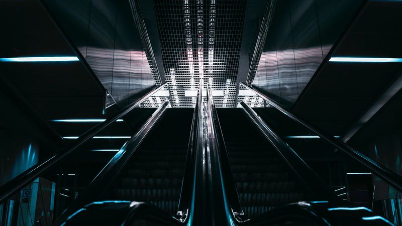 escalator, stairs, room, lights, dark, 4k