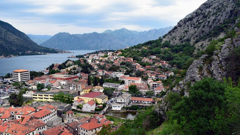 city, roofs, mountains, coast, 4k