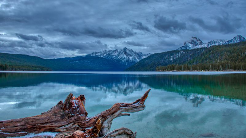 mountain, lake, landscape, reflection, log, 4k