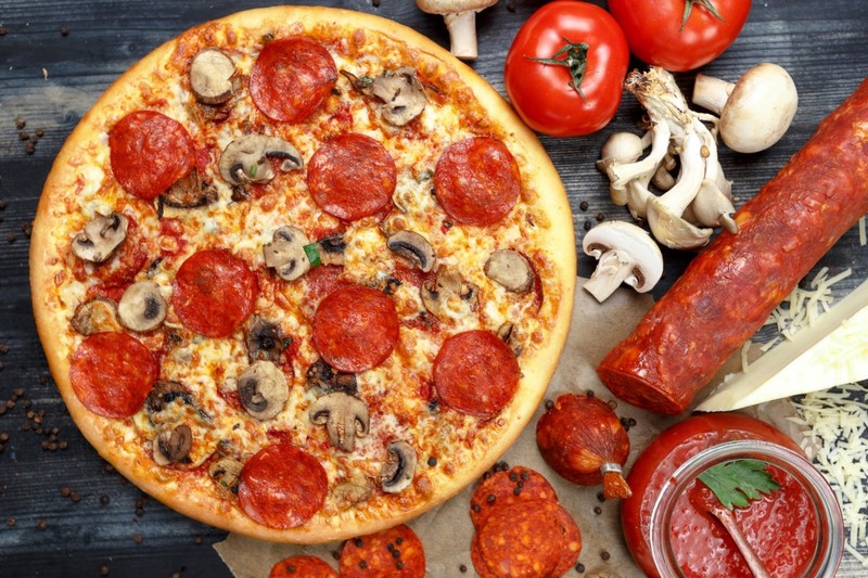 pizza, food, sausage, tomatoes, salami, pepperoni, mushroom, wooden surface