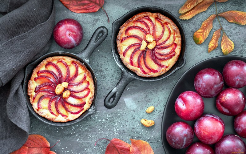 food, sweets, fruit, cast iron, linen