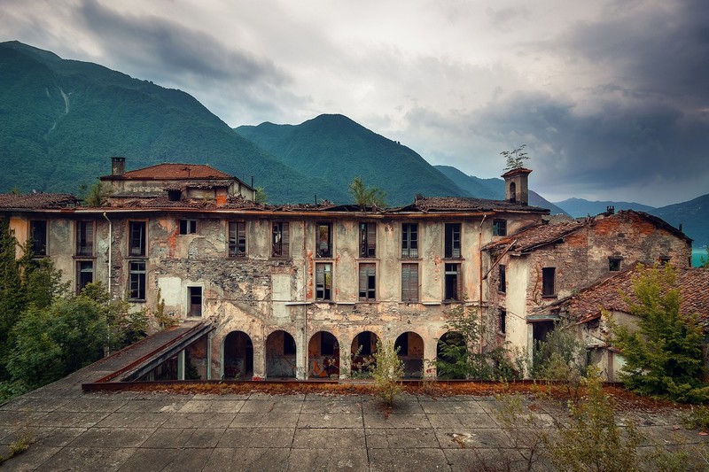 building, outdoors, mountains, ruin, abandoned