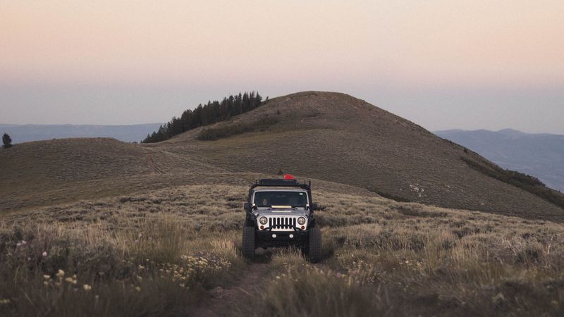 suv, mountain, car, grass, off-road, 4k