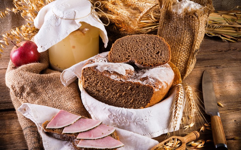 food, bread, knife, apples, ham, pigs, flesh, death, meat, muscles, wooden surface, wheat, jar