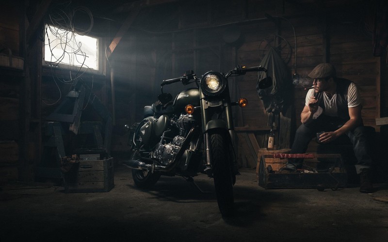 motorcycle, cigarettes, Garage