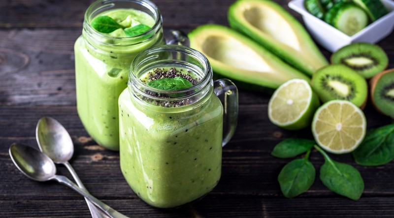 spoon, kiwi (fruit), glass, fruit, lemons, Avocado, spinach, Tablets Dose, leaves, smoothie