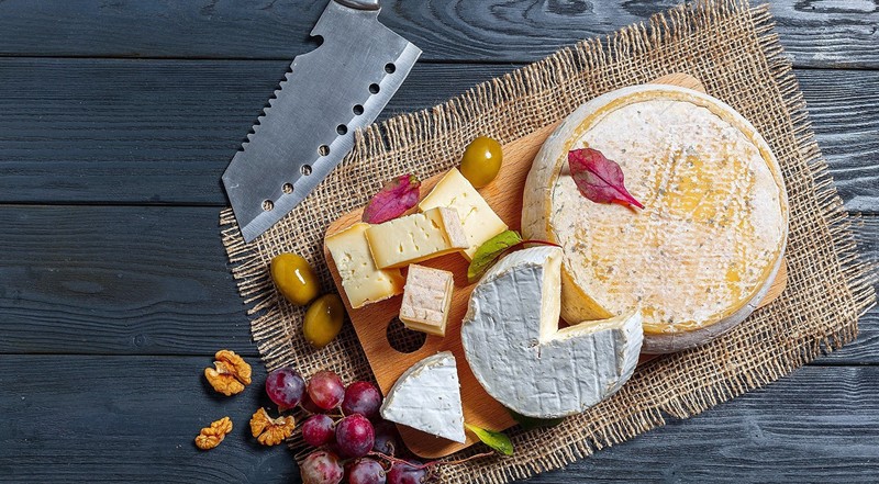 cheese, food, still life, grapes, knife, olives