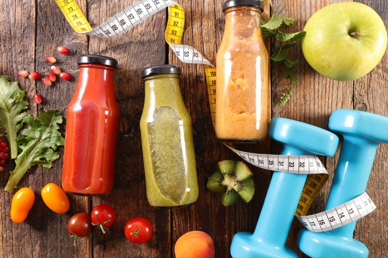 dumbbells, food, fruit, vegetables, numbers, smoothie, tomatoes, lettuce, wooden surface, apples, kiwi (fruit), pomegranate, mint leaves