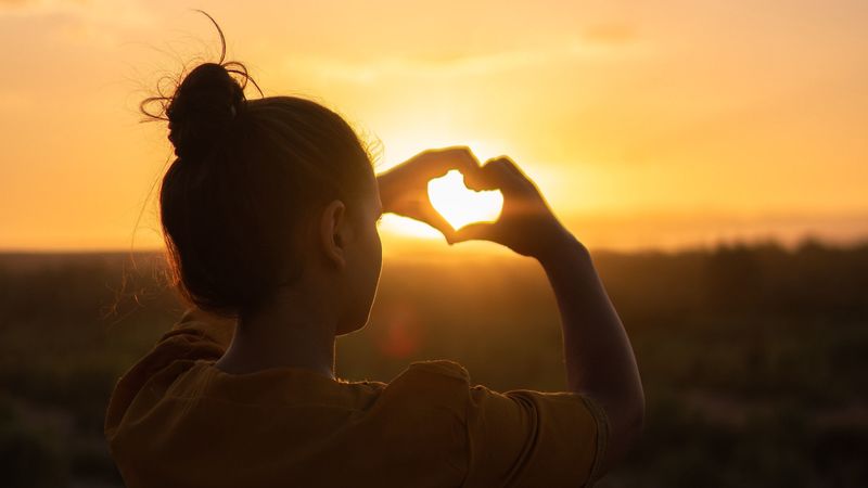 heart, sunset, hands, girl, love, 4k