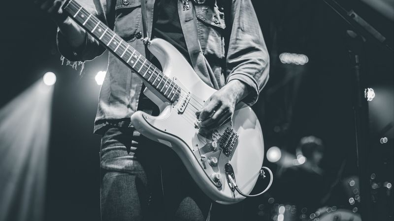 guitarist, guitar, musician, bw, performance, concert, 4k