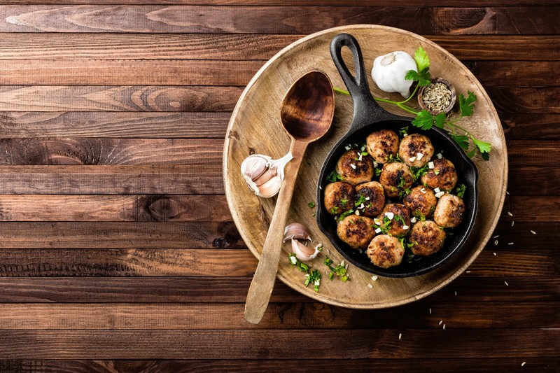 still life, food, wooden surface, spoon, Garlic, meat