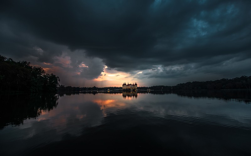 moritzburg castle, castle, lake, night, clouds, reflection, dark