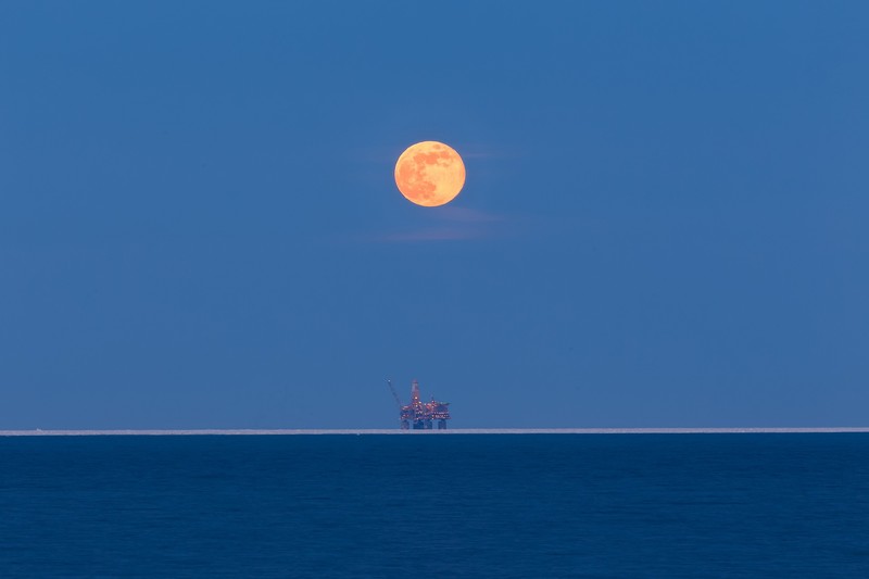 landscape, photography, Moon, sea, sky, oil platform, nature, blue
