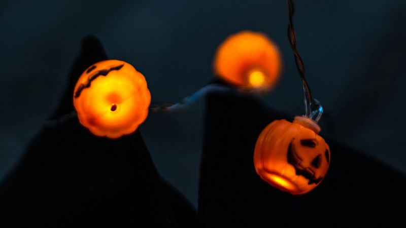 garland, pumpkin, halloween, lighting, light bulbs, 4k