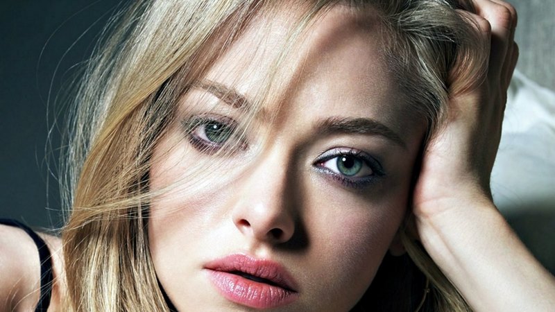 amanda seyfried, girl, actress, hand, blonde, face, woman