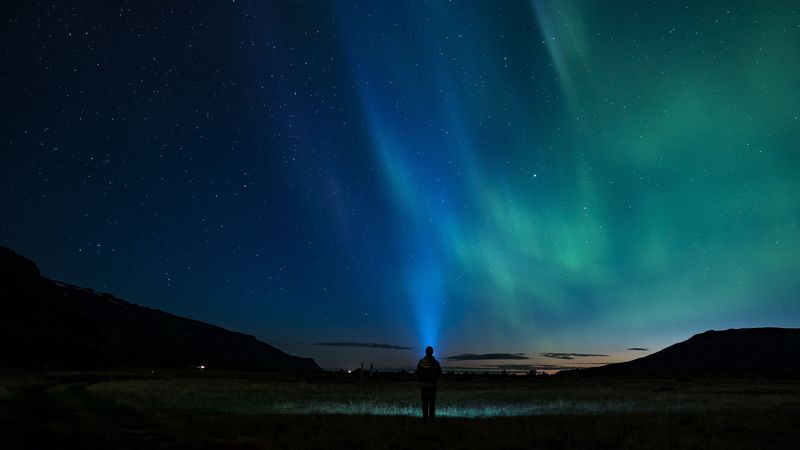 starry sky, silhouette, northern lights, loneliness, 4k