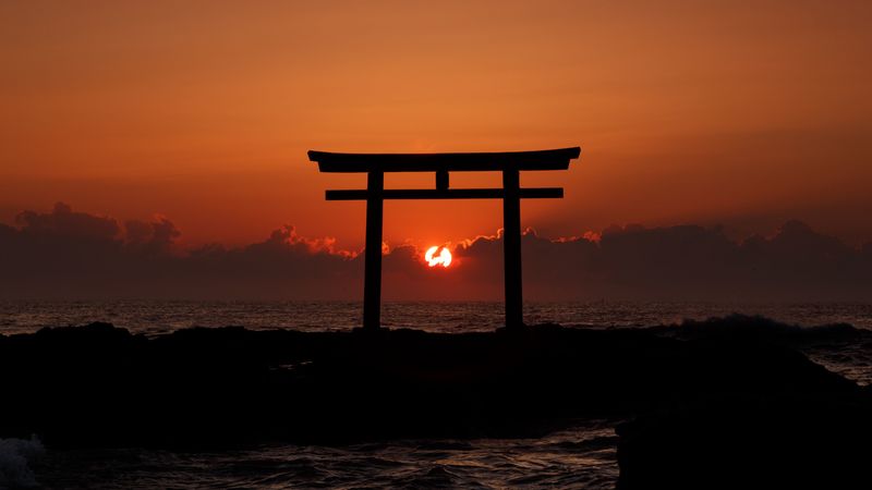 torii, arch, sea, sunset, horizon, sun, 4k