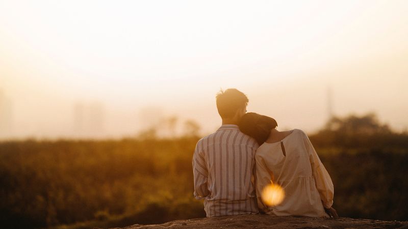 couple, sunset, tenderness, love, sunlight, 4k