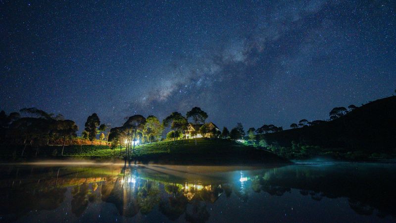 starry sky, milky way, lake, light, house, 4k