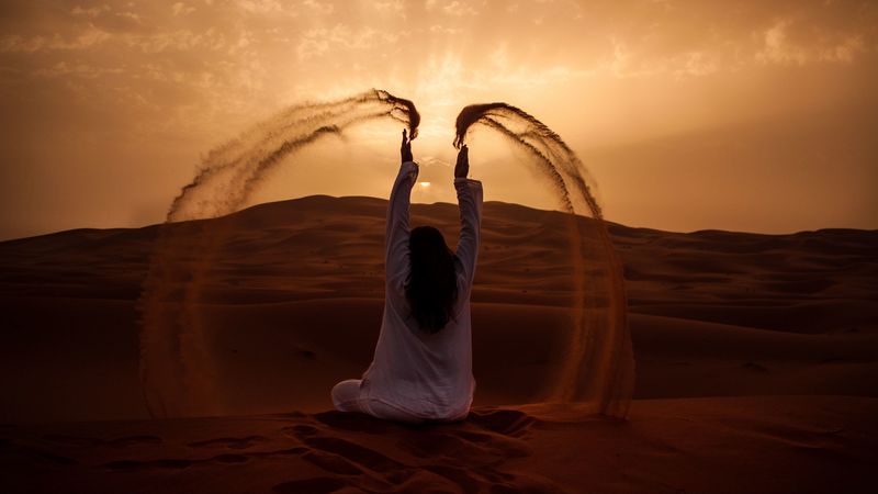 man, solitude, desert, sand, 4k