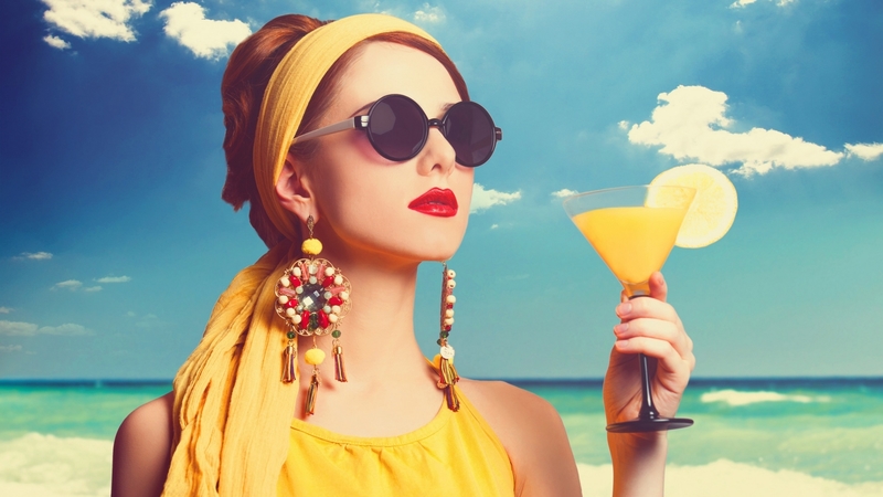 cocktail, model, yellow, woman, sea, sunglasses, beach, girl, summer, hand, drink, jewel, blue
