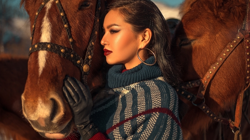 glove, girl, model, hand, face, horse, woman