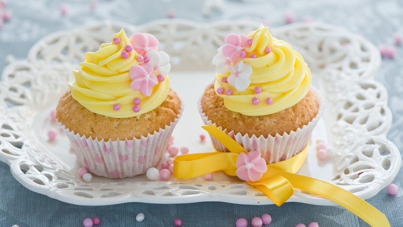 yellow, bow, delicate, elegant, sweet, dessert, liners, cupcakes, dish, plate, flowers, white, pink