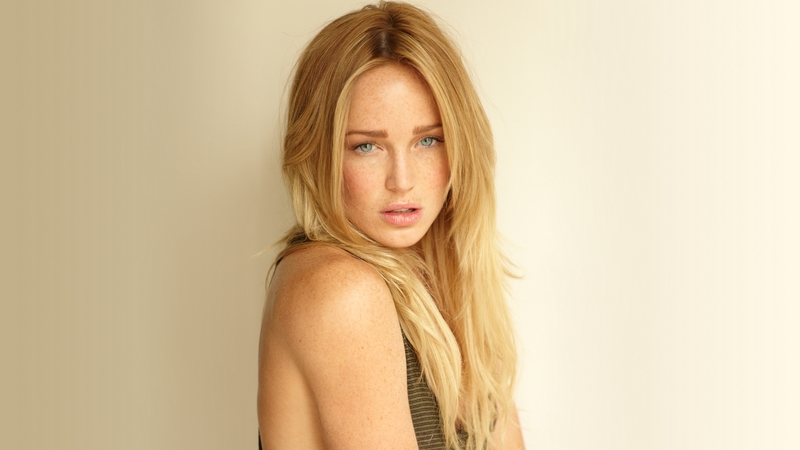blonde, close up, caity lotz, actress, simple background