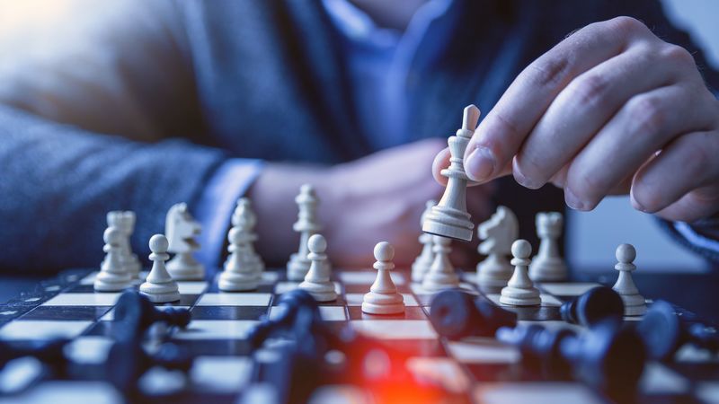 chess, pawn, queen, tactics, 4k