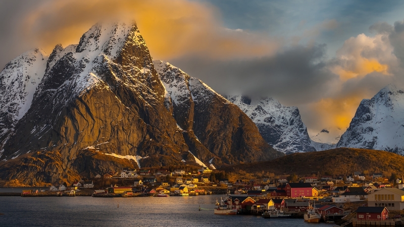 home, sunset, clouds, the reine, boats, snow, mountains, nordland, village, sunshine, norway